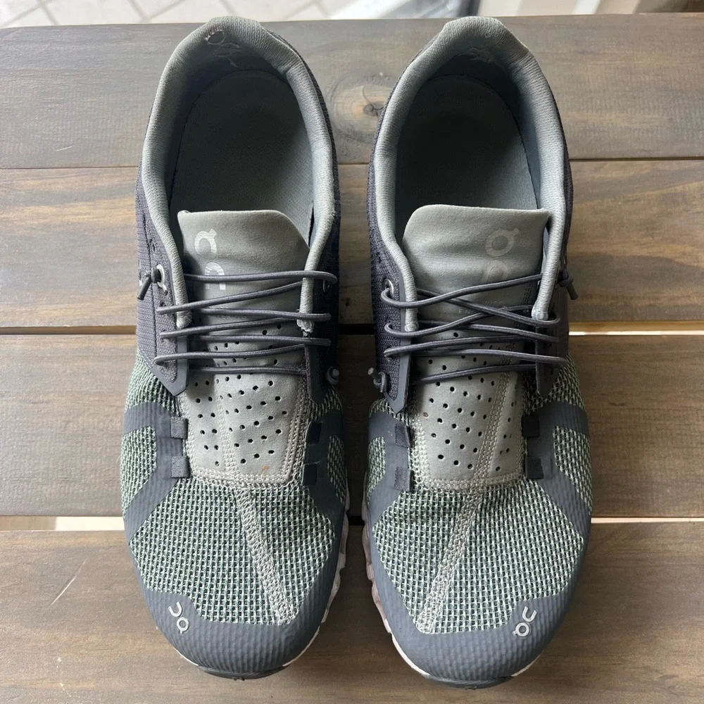 On Running Men's Black and Gray Running Shoes
